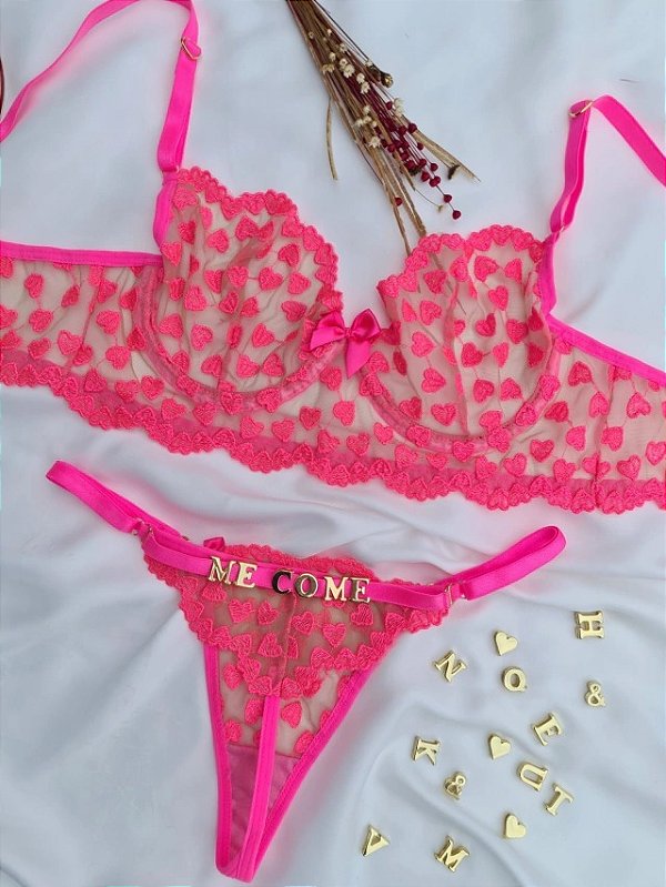 CONJUNTO PERSONALIZAVEL FIO BORBOLETA EM TULE ILUSION COM CORAÇÃO ROSA NEON