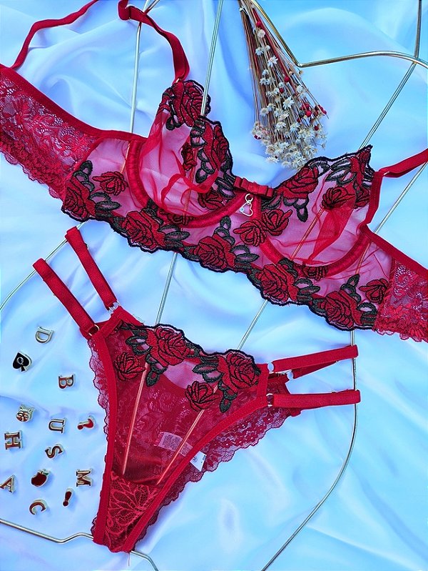 CONJUNTO PERSONALIZAVEL EM TULE COM BORDADO DE ROSAS E RENDA VERMELHO
