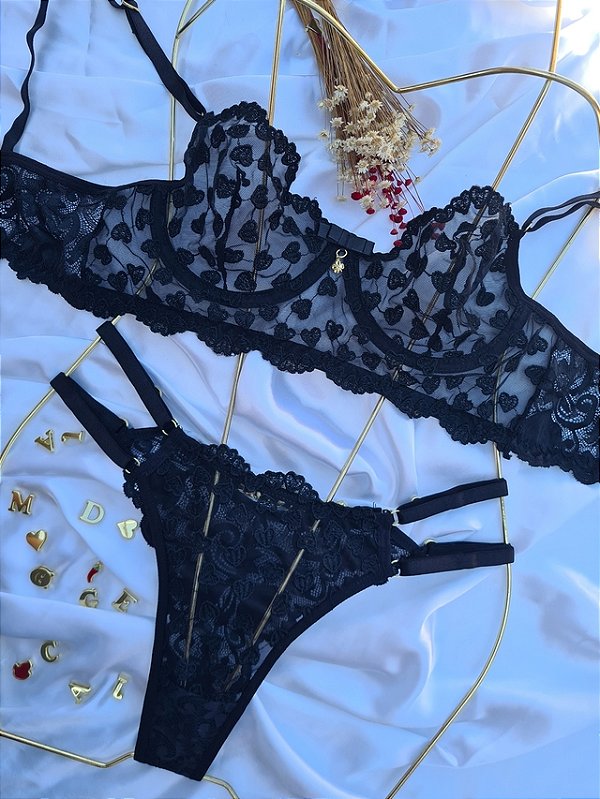 CONJUNTO PERSONALIZAVEL EM TULE ILUSION COM CORAÇÃO E RENDA PRETO