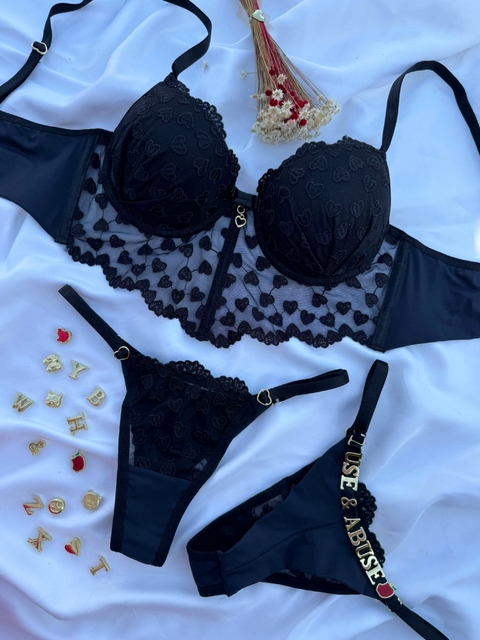 CONJUNTO PERSONALIZAVEL CROPPED TULE BORDADO CORAÇÃO PRETO