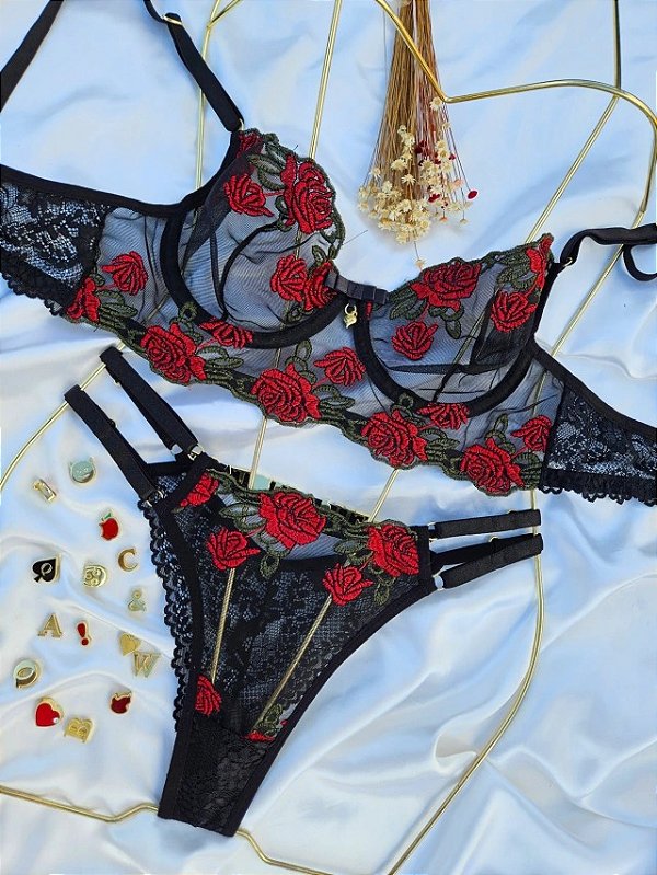 CONJUNTO PERSONALIZAVEL EM TULE COM BORDADO DE ROSAS E RENDA PRETO