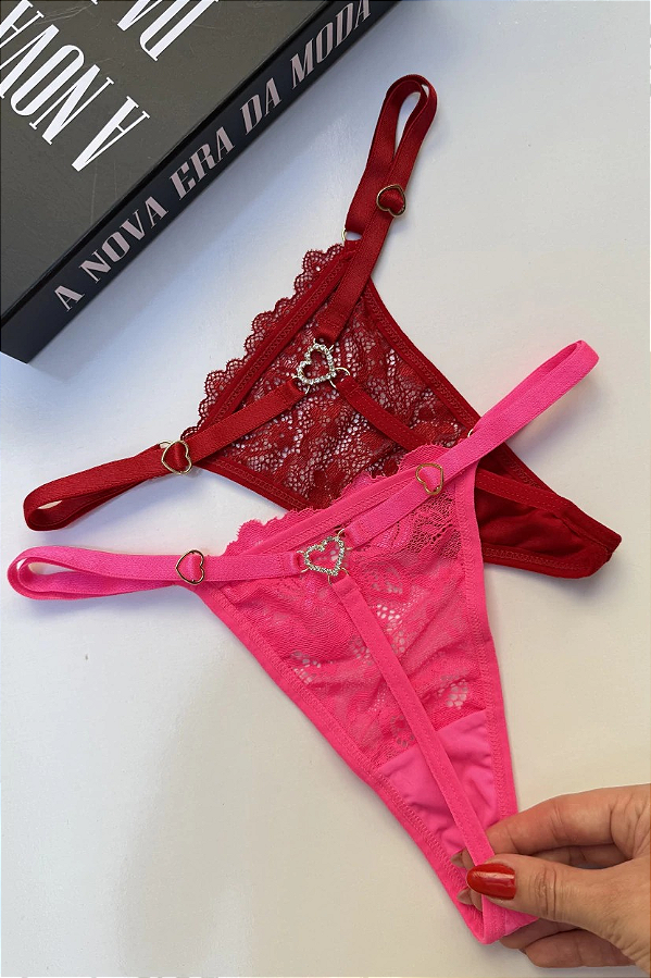 CALCINHA FIO EM RENDA COM STRASS DE CORAÇÃO