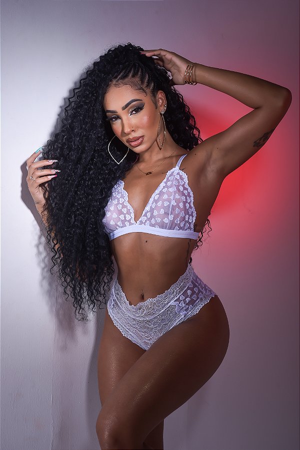 CONJUNTO PARIS BRANCO COM CORAÇÕES