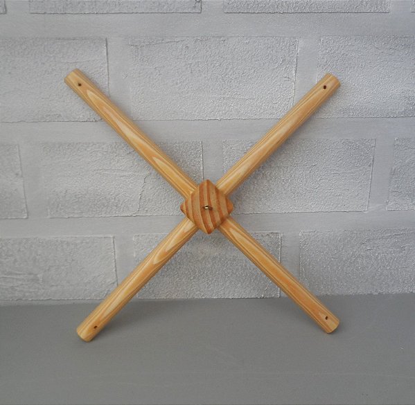 Suporte X para móbile pinus