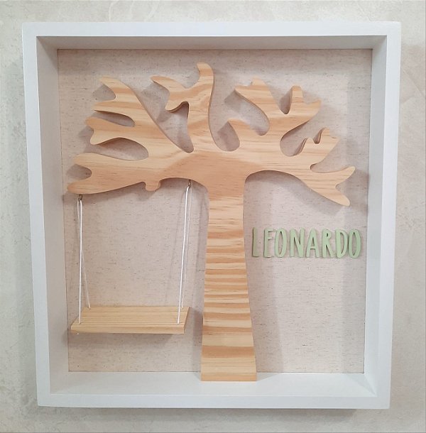 Nicho com árvore, balanço e nome amigurumi