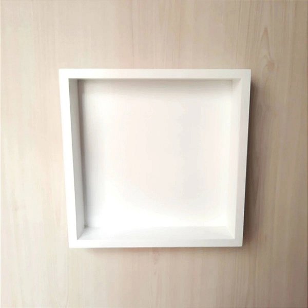 Nicho branco porta maternidade