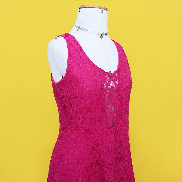 vestido pink de renda