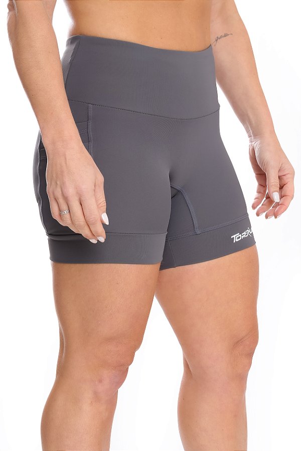 Short Feminino Multi Bolsos Cinza