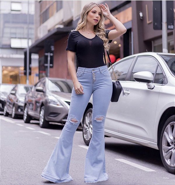 calça jeans clara flare