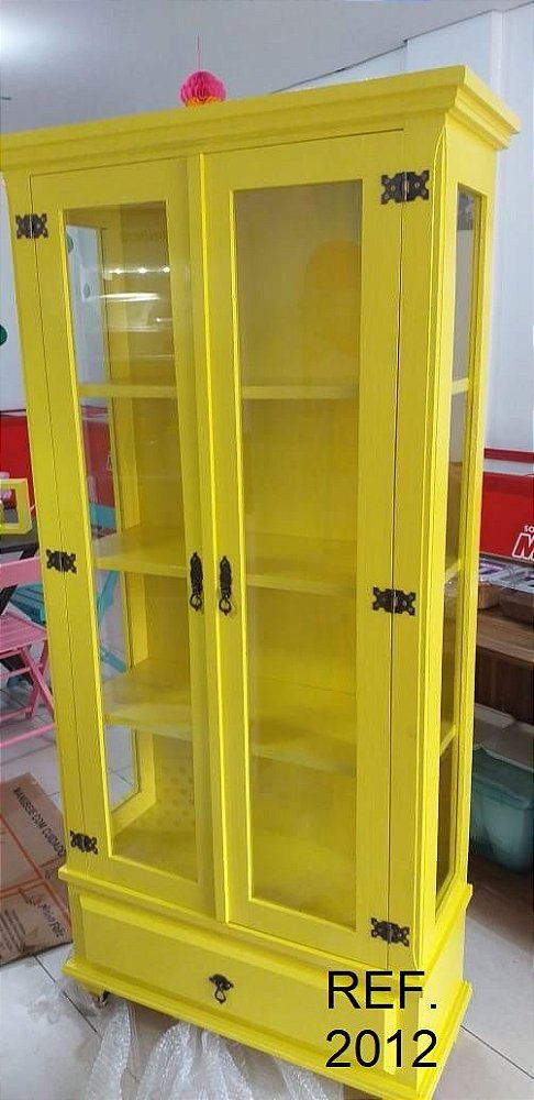 CRISTALEIRA 2 PORTAS, LATERAIS DE VIDRO, PRATELEIRAS DE MADEIRA, 1 GAVETA - REF. 2012