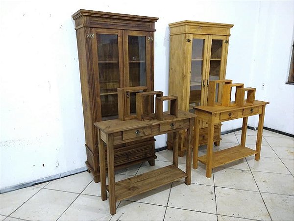 CRISTALEIRA COM APARADOR