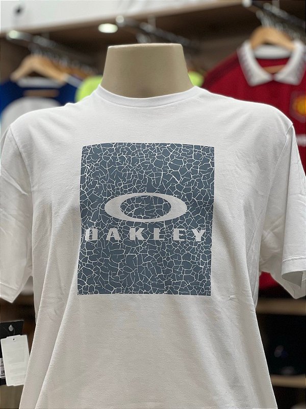 CAMISETA OAKLEY ESTAMPA LATERAL CINZA