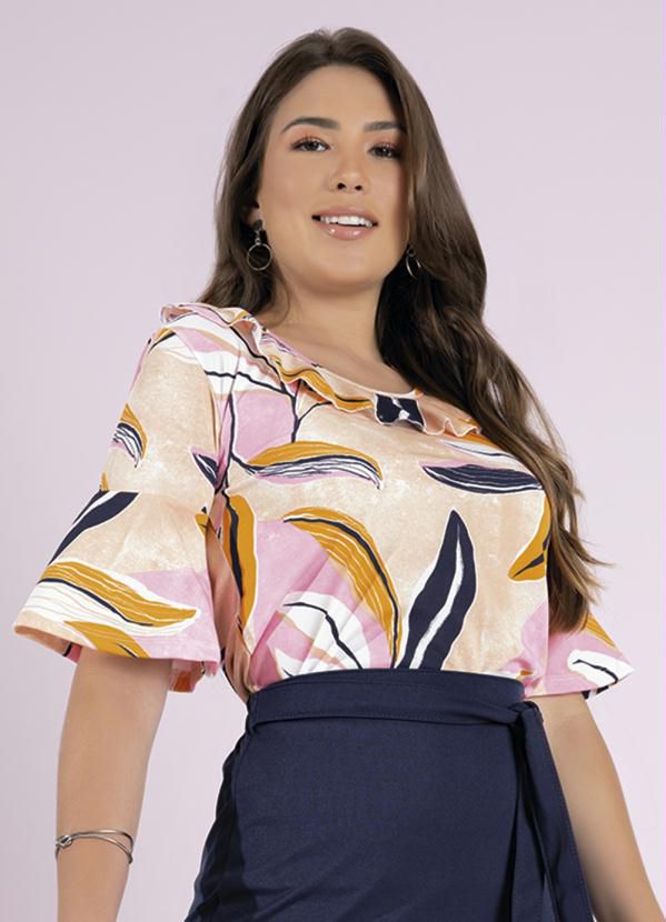 Blusa Floral Rosa com Babado na Gola e Manga Bufante