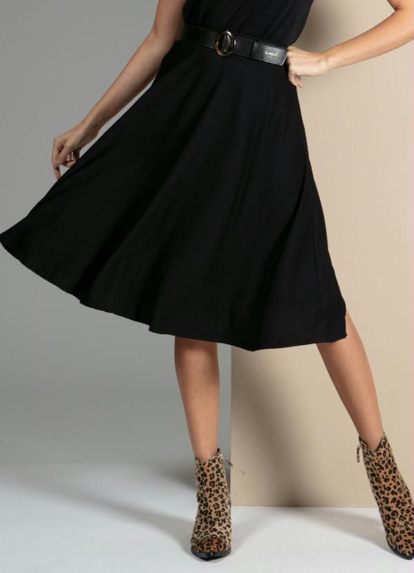 Saia Midi Preta Evasê com Elástico na Cintura