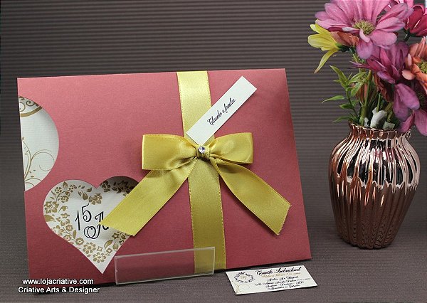 Convite 15 Anos de coração marsala e dourado