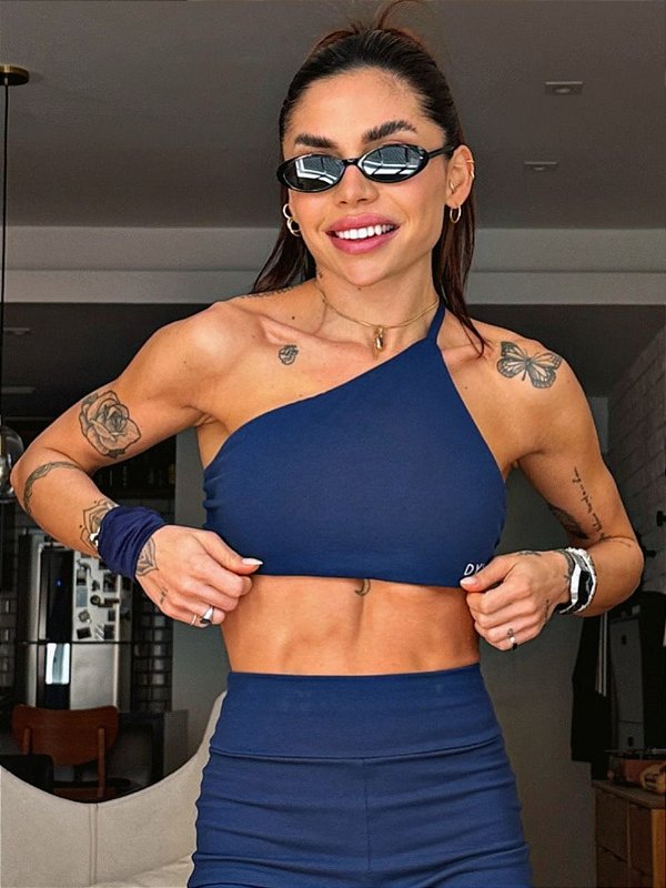 Conjunto Top  assimétrico Um Ombro e Shorts cós Alto