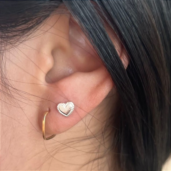 Brinco coração de prata 925 trabalhado