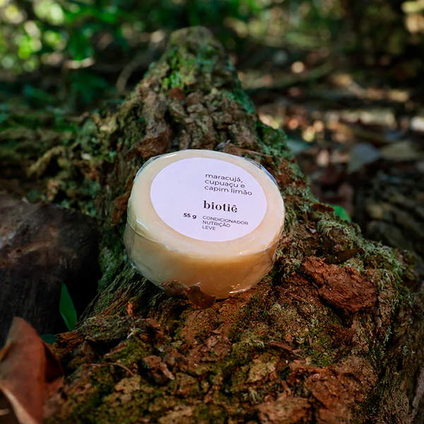 condicionador em barra natural | nutrição leve | maracujá, cupuaçu e capim limão (55 g)