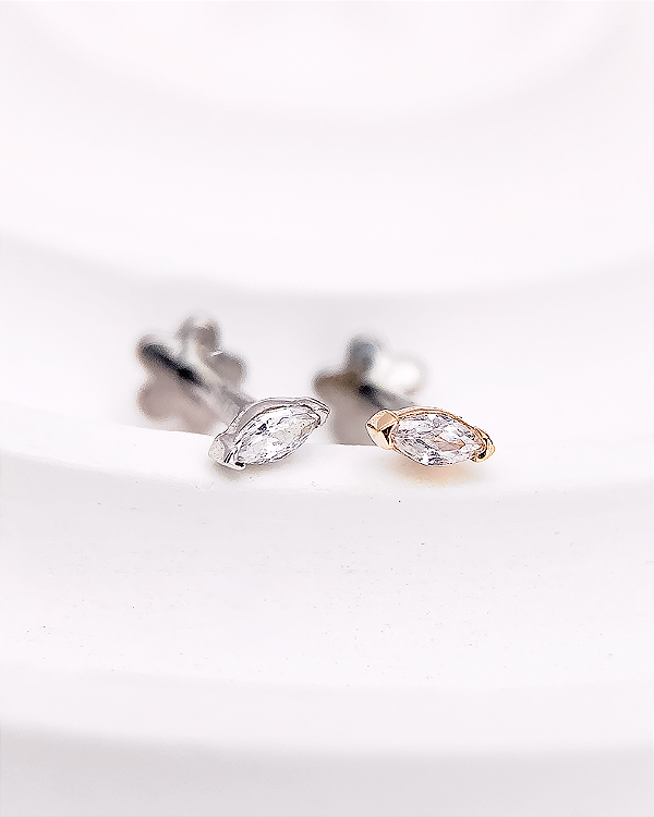 Piercing Labret com Zircônia Navet - Ouro 14k