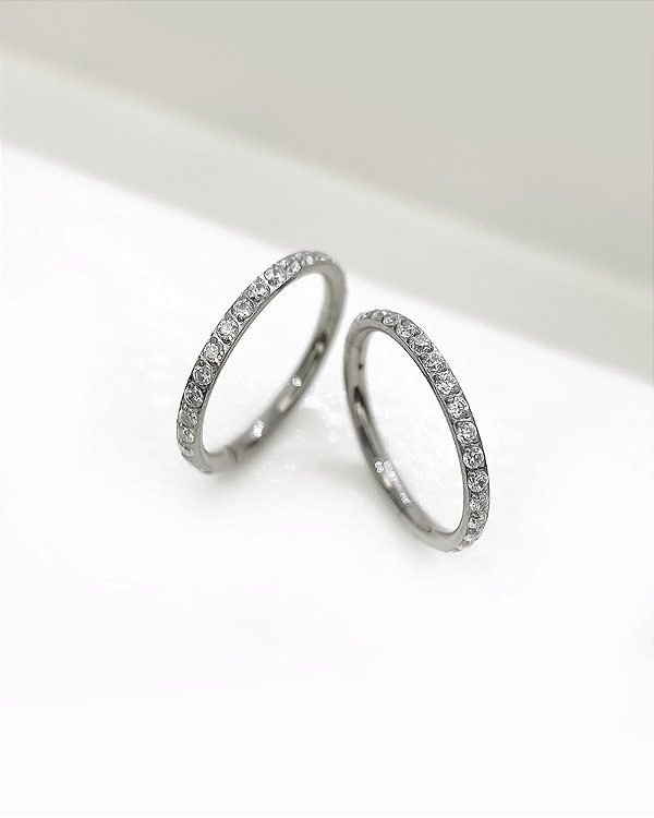 Par para Lóbulo | Piercing Argola com Zircônias – Titânio