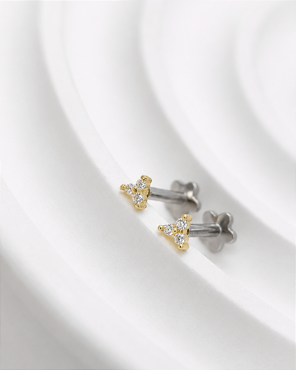 Piercing Labret Mini Trinity Moissanite - Ouro 18k