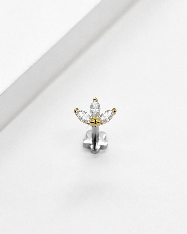 Piercing Labret Pétale Moissanite - Ouro 18k