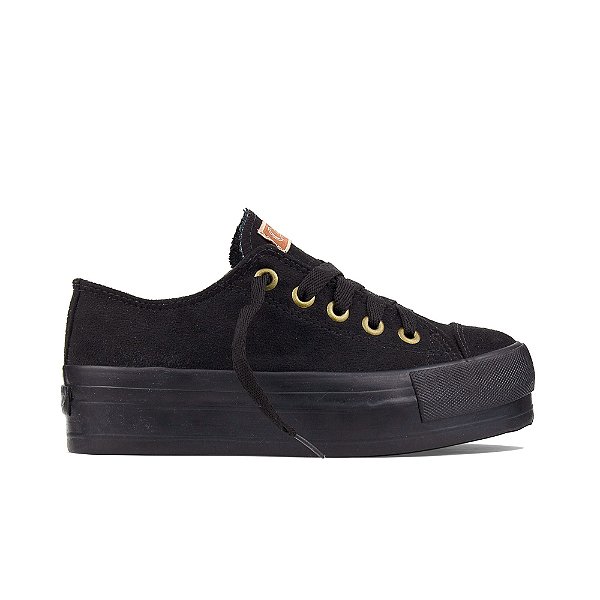 tenis preto da capricho