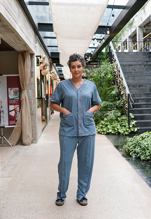 BLUSA MANGA CURTA PIJAMA FREEDA&inFINITO - para acamados e pessoas com mobilidade reduzida
