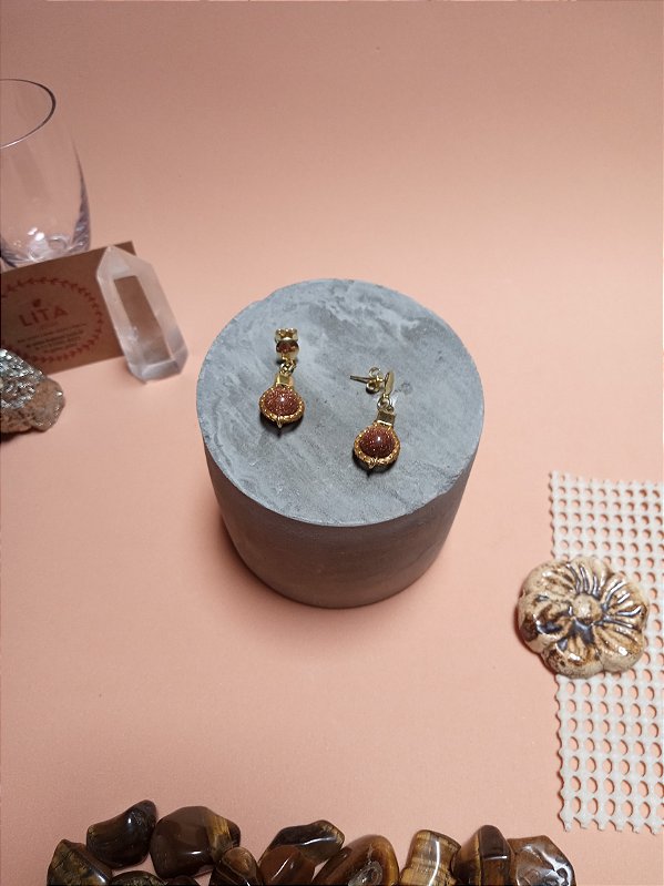 Brinco de Capim Dourado Pequeno com Pedra do Sol