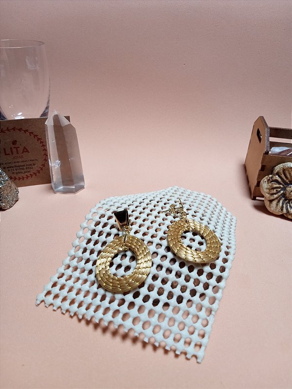 Brinco de Capim Dourado Formato Gota Banhado a Ouro