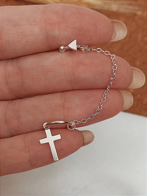 Argola Cruz com Corrente e Piercing Fake