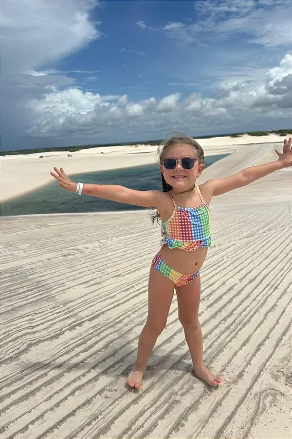 Trio Praia: Top + Calcinha + Camiseta Manga Longa Raglan Xadrez Colorida com Proteção UV50+ Welpie