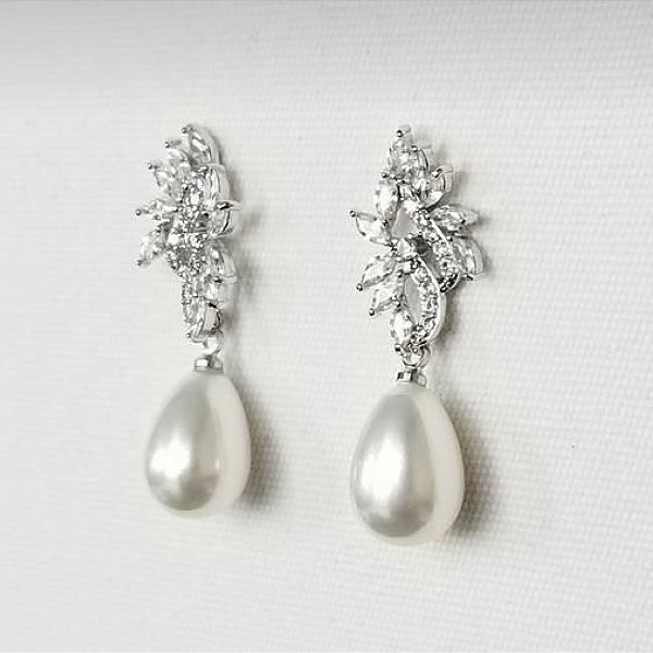 Brinco pérola gota e zircônias