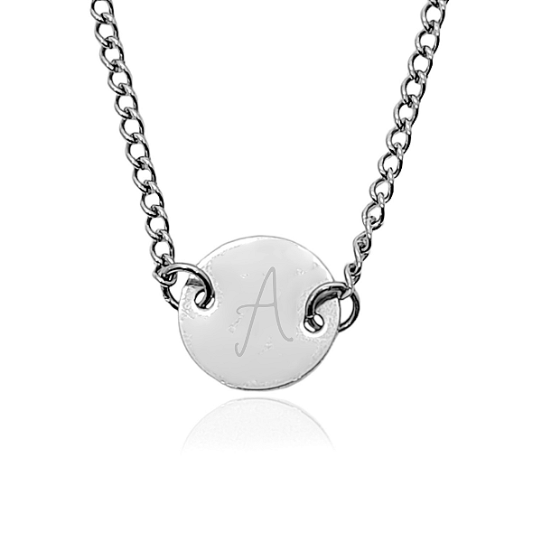Colar de medalha com inicial de aço