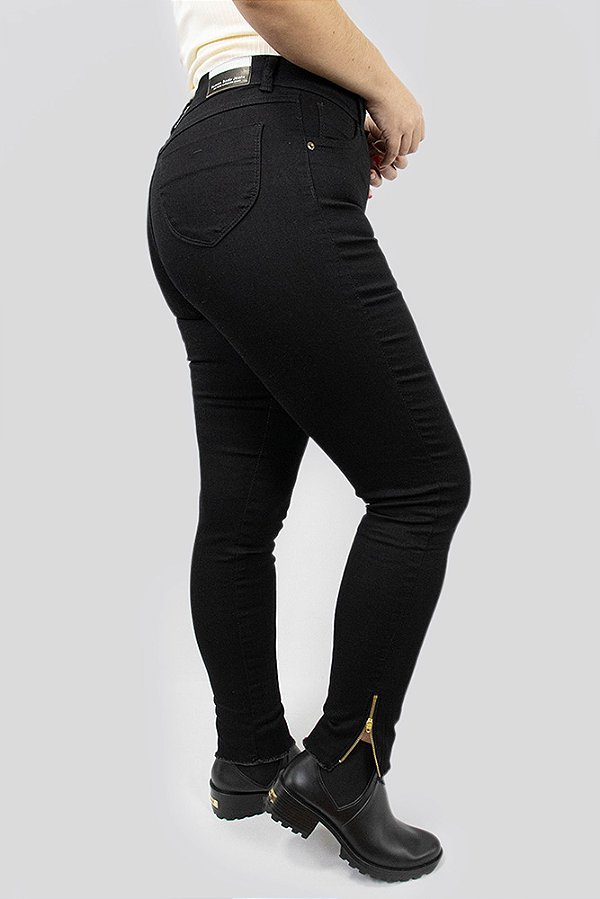 Calça Jeans Feminina Skinny Preta com Zíper na Barra e Cintura Alta -  Femínian Shop - Jeans Feminino