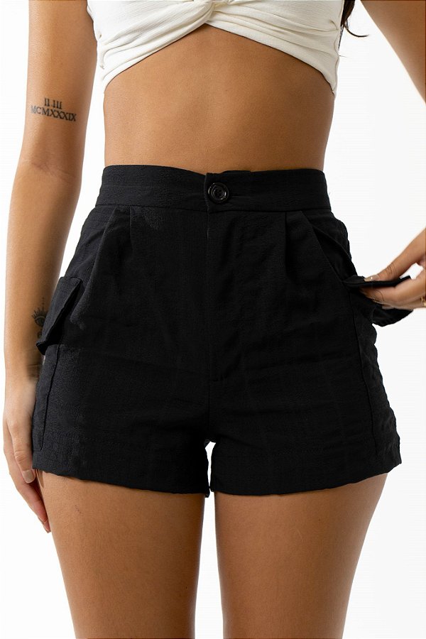 Short Cargo Crepe Textura Preto