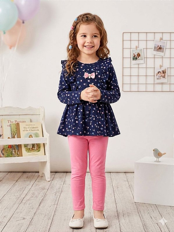Conjunto menina com blusa estampada e calça rosa