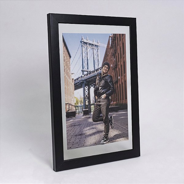 Porta-retrato personalizado com foto 21x30 – Moldura Decorativa