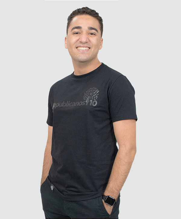 Camiseta Masculina Preta Com Logo Em Alto Relevo