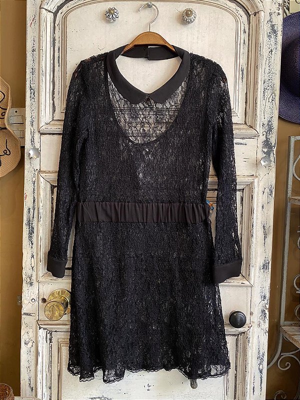 vestido curto de renda (M)