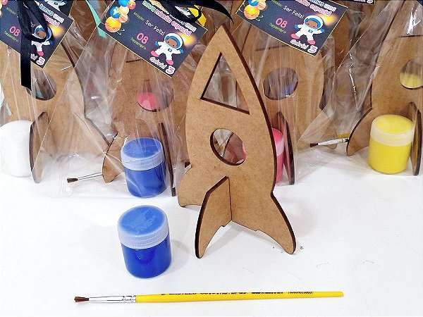 AL064 - Lembrancinha Foguete mdf com Tinta e Pincel - Astronauta