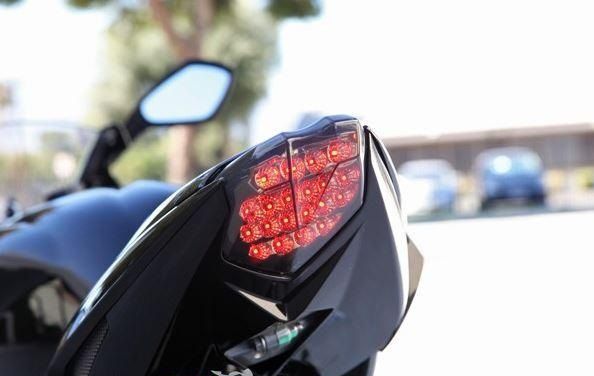 Lanterna Led Alto Brilho Com Piscas Integrados Triumph Street Triple 765