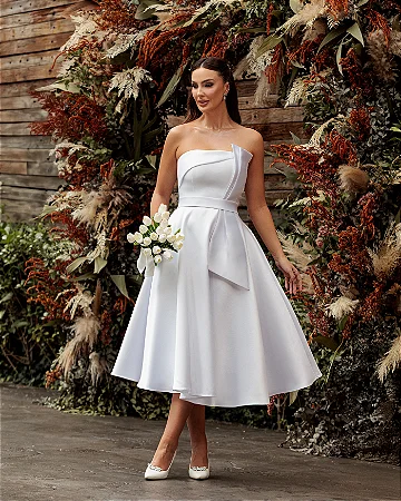 Vestido de Noiva Curto em Zibeline Midi Elegante