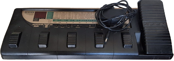 Pedaleira Zoom 3030 Multi Efeitos para Guitarrara