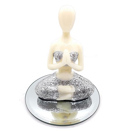 Enfeite Yoga Decorativa Orando com Bandeja Espelhada 12 cm