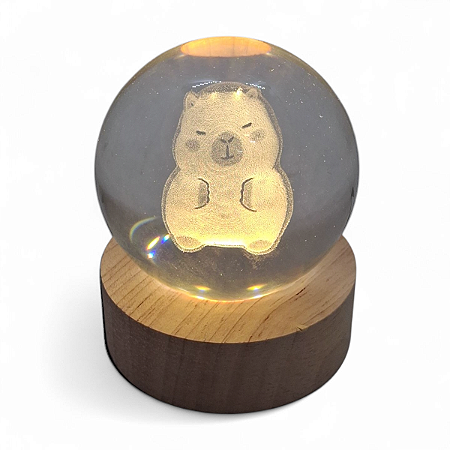 Bola de Cristal Luminária Capivara com Base de Madeira 6 cm