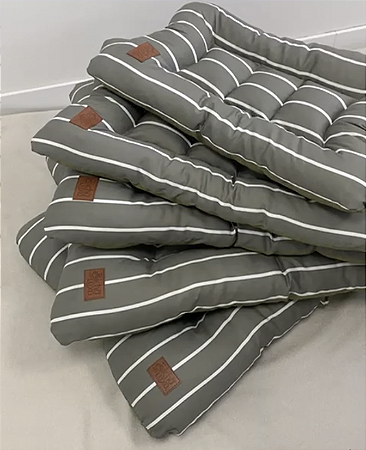 Almofada Impermeável Cinza Listrada para Cachorros