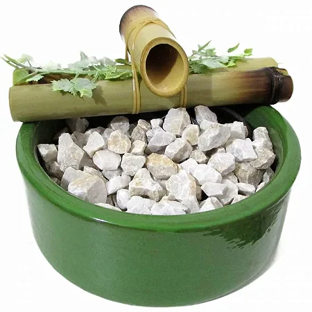 Fonte de Água Redonda em Cerâmica e Bambu (16cm)