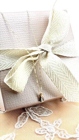 Primeira Gargantilha em Ouro 18k com Pingente Mini Aparecida