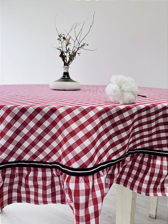 Toalha de mesa xadrez com babados
